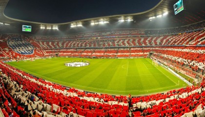 开云体育app-英超争冠之夜，佩德里成为全场焦点，当西班牙天才在英格兰的暴雨中起舞