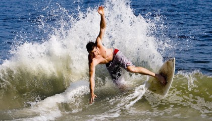 开云体育入口-年度焦点之战之夜，塔图姆如何用攻防转换撕裂时代
