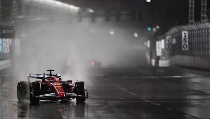 开云体育app-索伯车队鏖战威廉姆斯，诺里斯点燃赛场