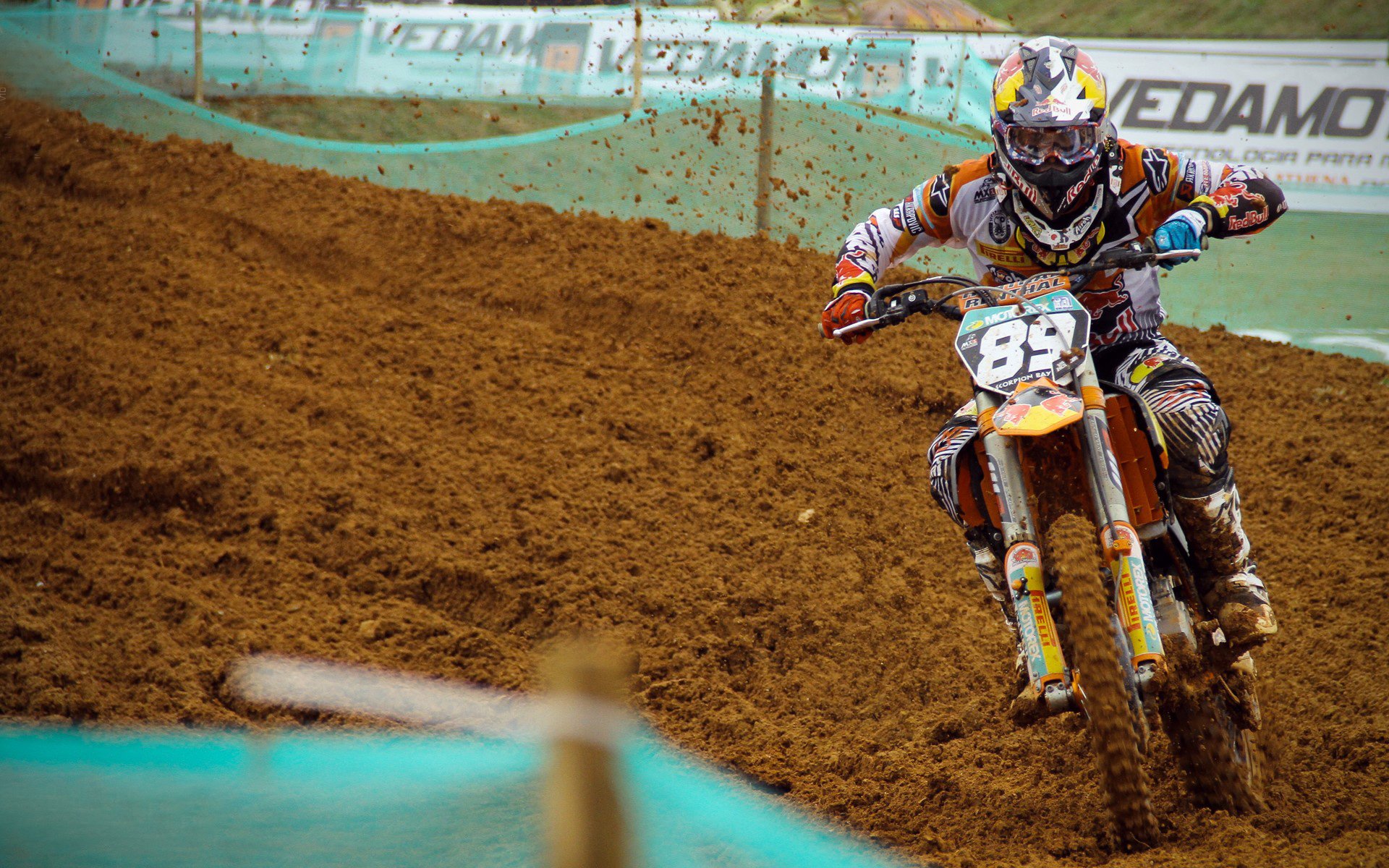 阿根廷封锁曼联,阿尔瓦雷斯在英超争冠战中接管比赛