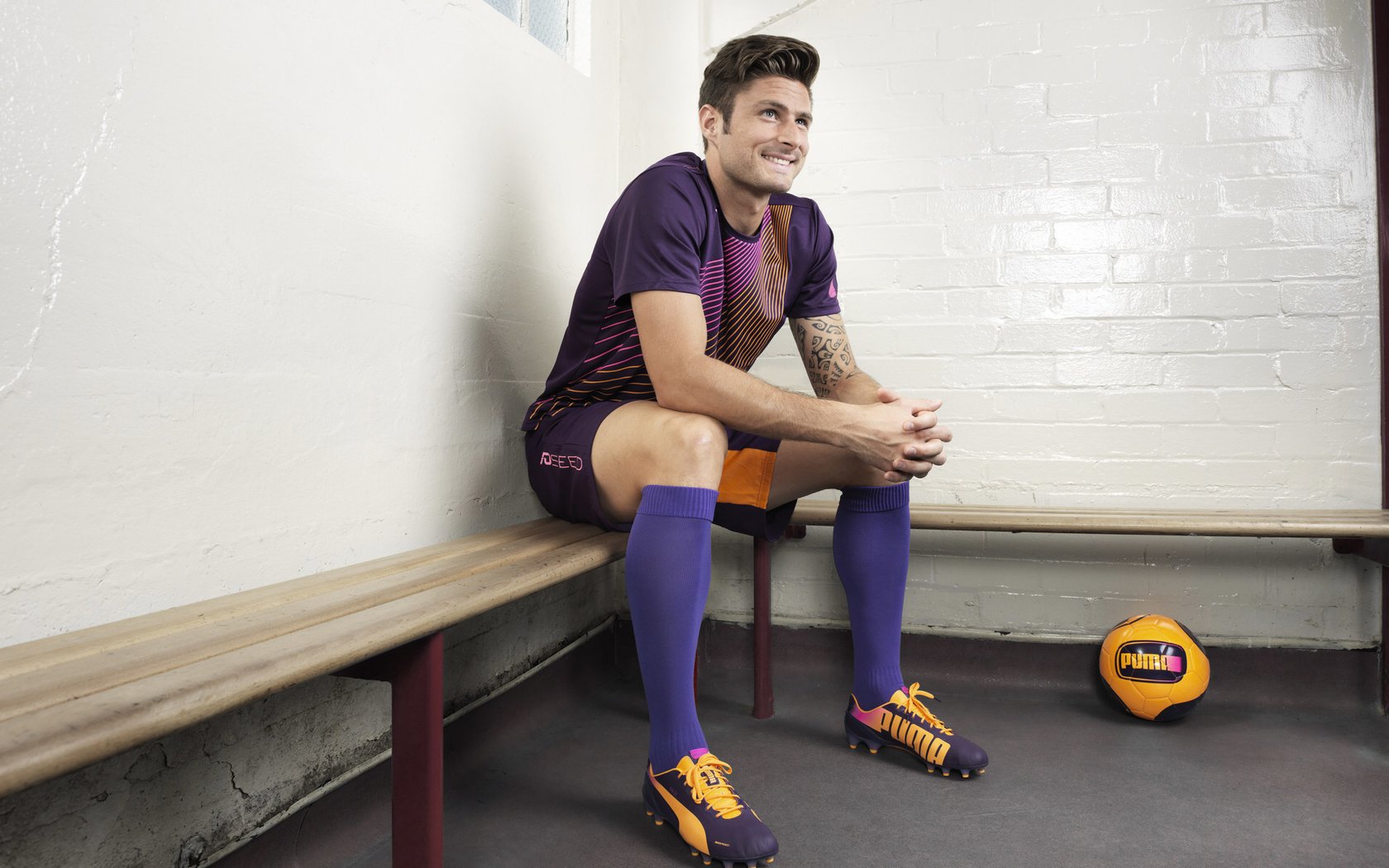 克瓦拉茨赫利亚爆发,曼联防守锁死沙特,一场战术与意志的现代足球启示录