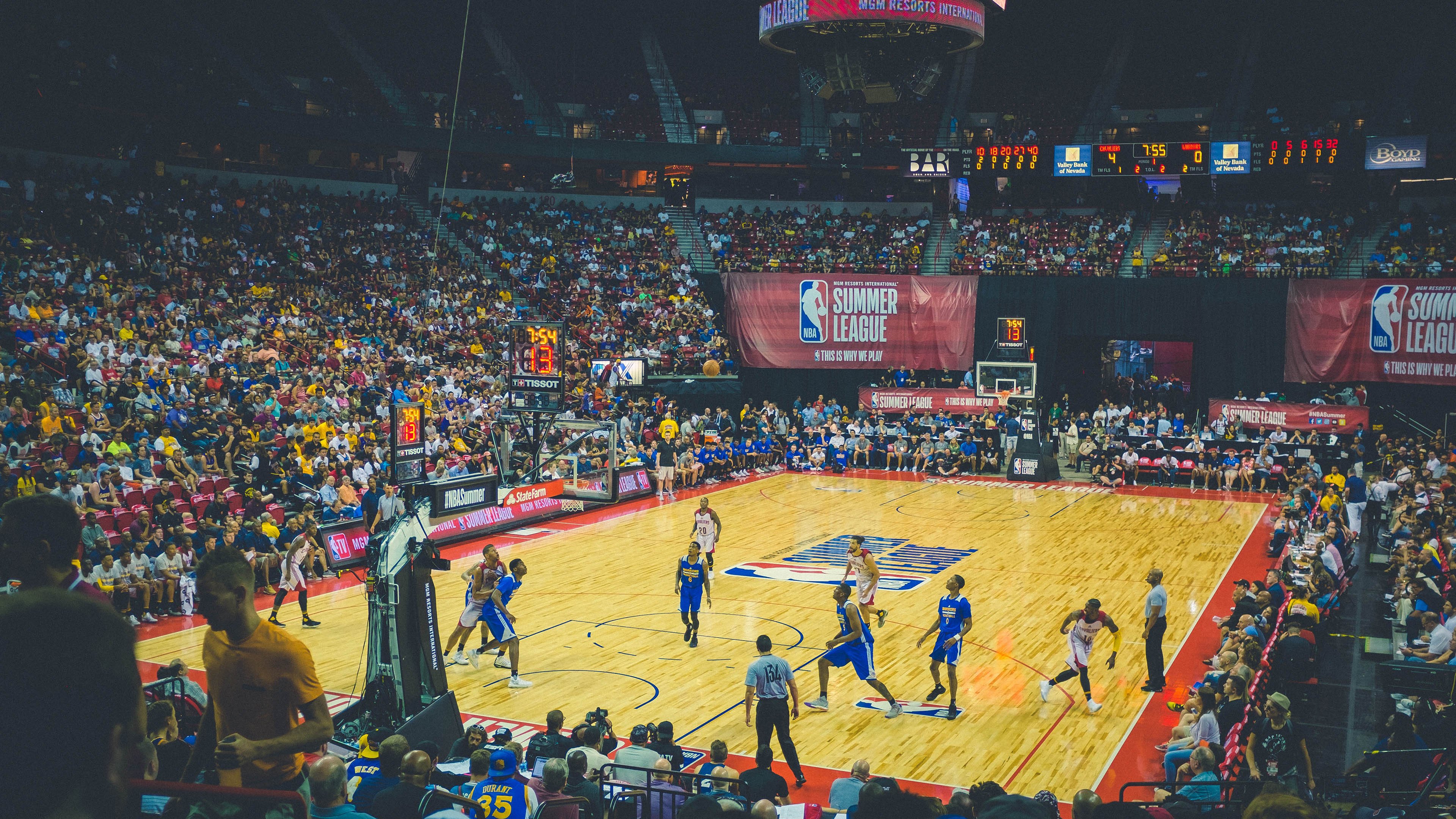 赛道与球场的双重奏,当F1争冠焦点战遇上76人对马刺的巅峰对决